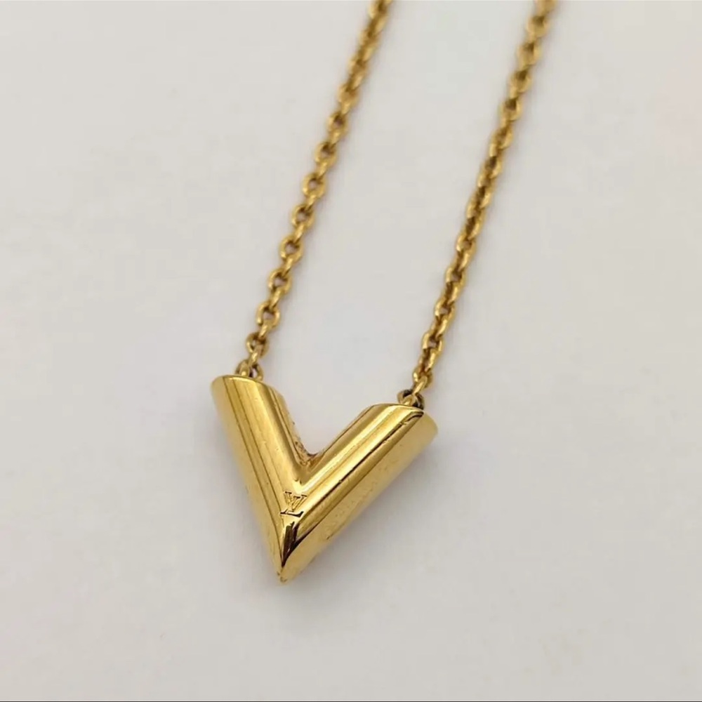Louis Vuitton Necklace - Picture 2 of 5